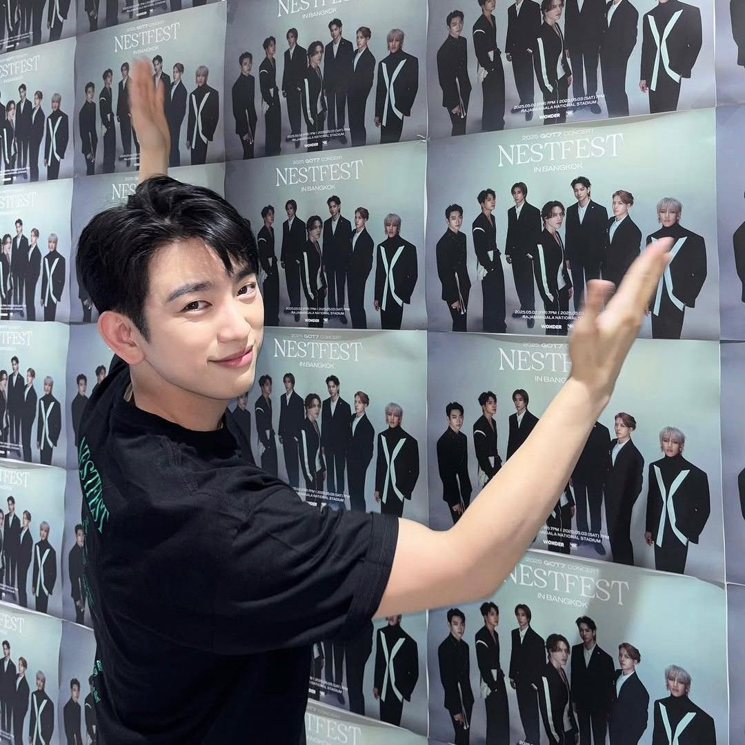 Momen yang diabadikan oleh penggemar Park Jinyoung