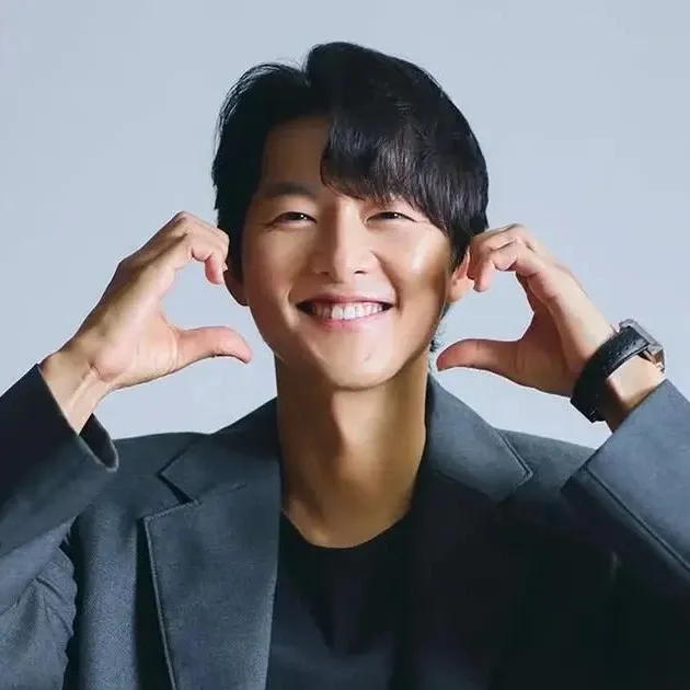 Momen yang diabadikan oleh penggemar Song Joongki