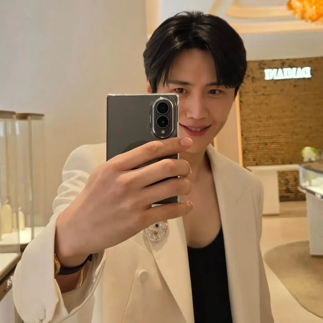 Cuplikan di balik layar dari Kim Seonho