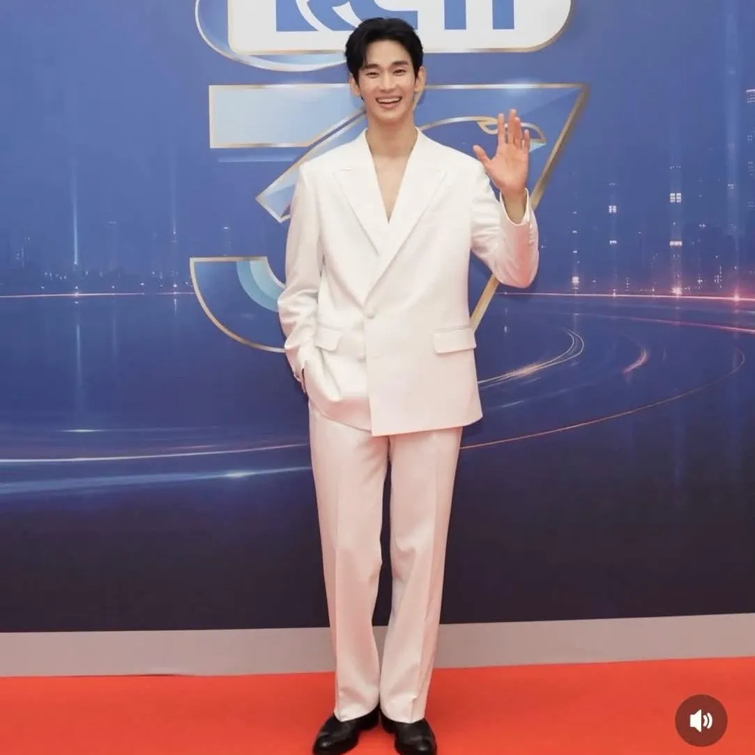 A moment captured by a fan of Kim Soohyun