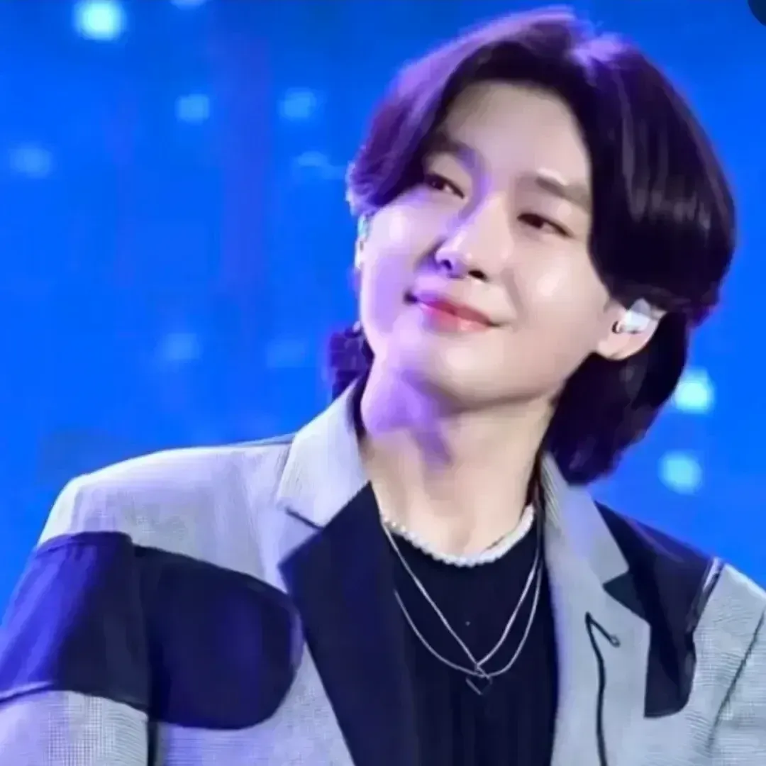 Behind-the-scenes cut of Kim Yongbin