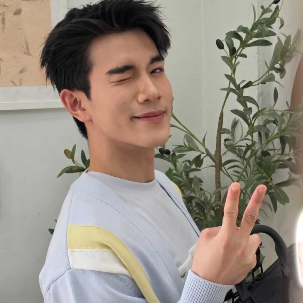 A moment captured by a fan of Fourth