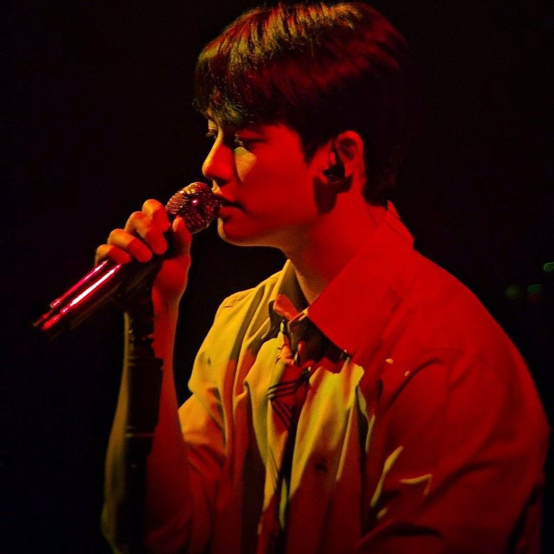 都暻秀 (D.O.)的最新照片