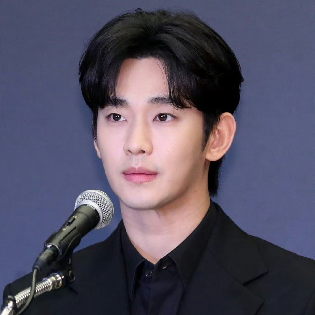 Recent activity shot of Kim Soohyun