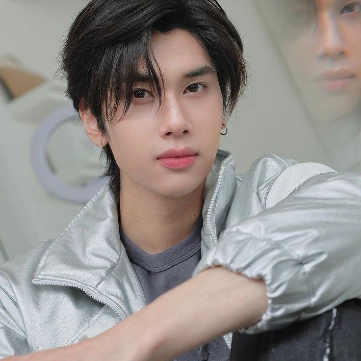 Latest photo of Dunk Natachai Boonprasert