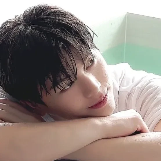 Representative photo of Yook Sungjae showing their charm