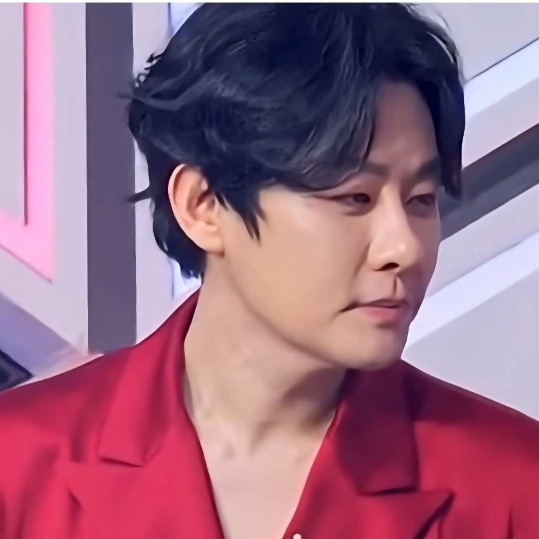 Behind-the-scenes cut of Kang Moonkyung