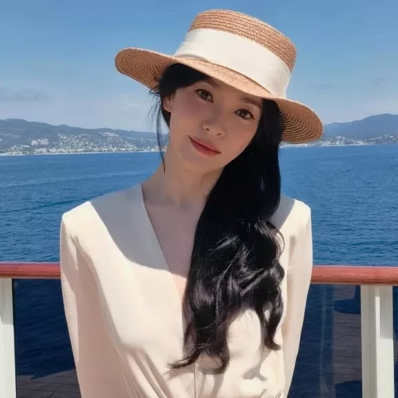 Behind-the-scenes cut of Song Hyekyo