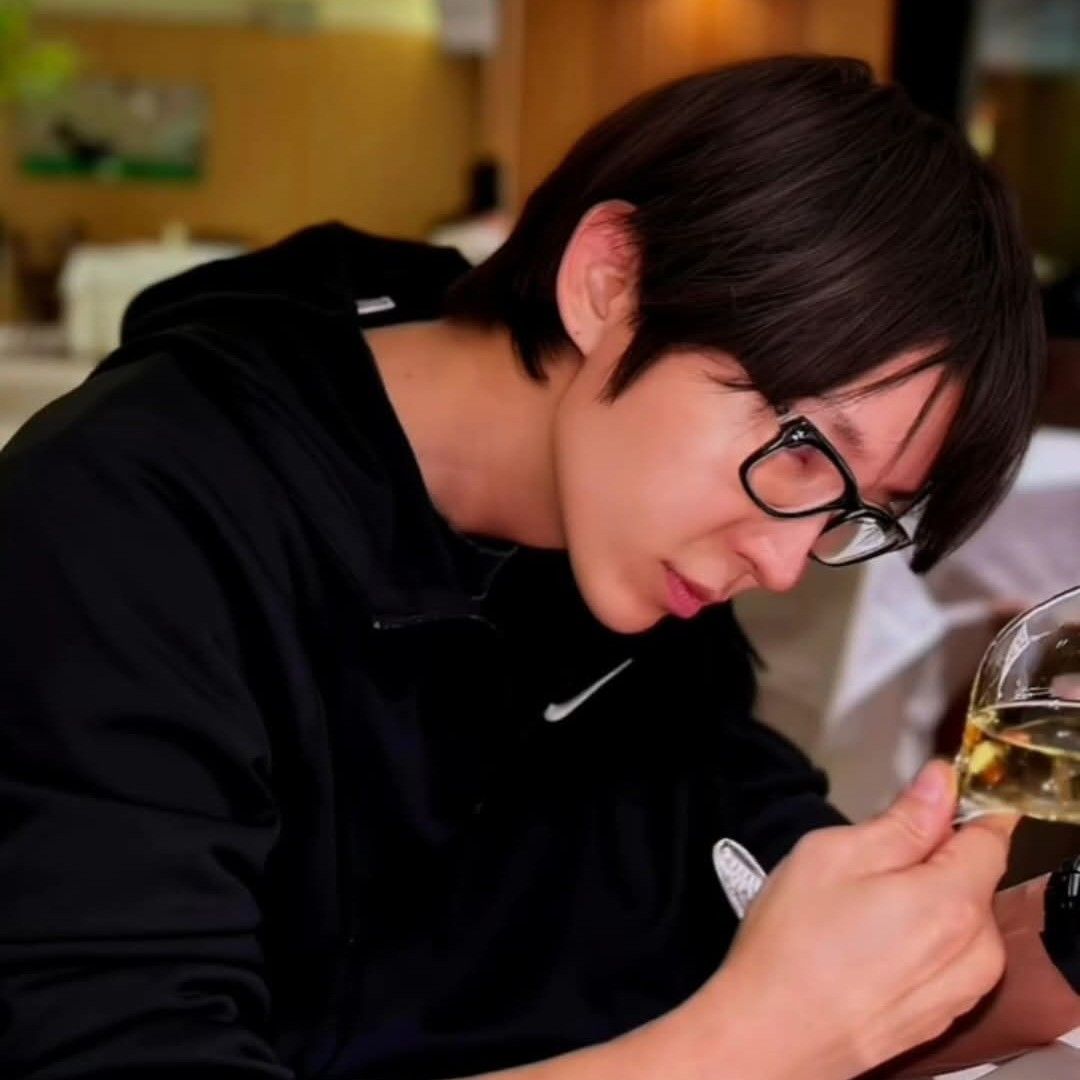 Behind-the-scenes cut of Lee Joongi