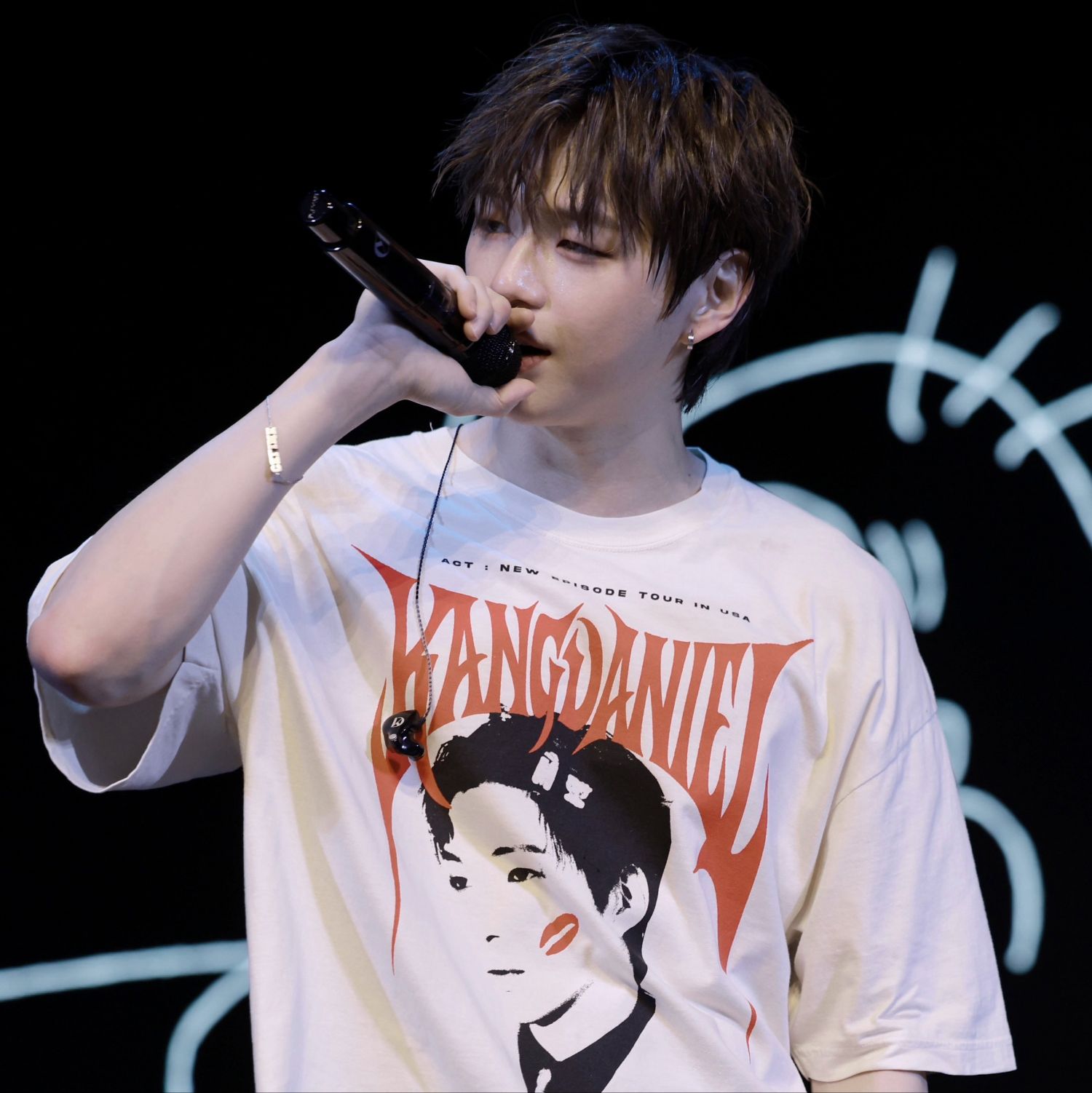 Behind-the-scenes cut of Secret Garden