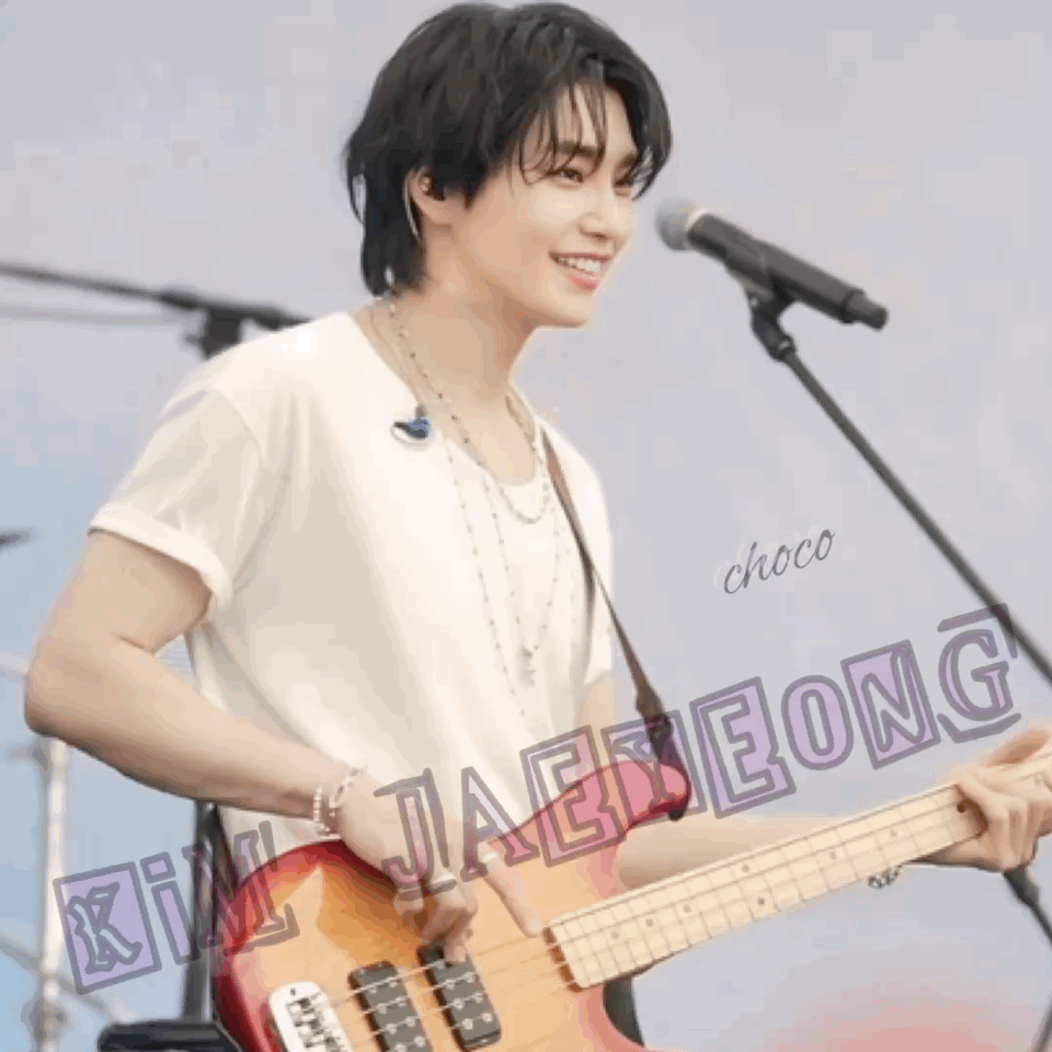 Behind-the-scenes cut of Kim Jaeyoung