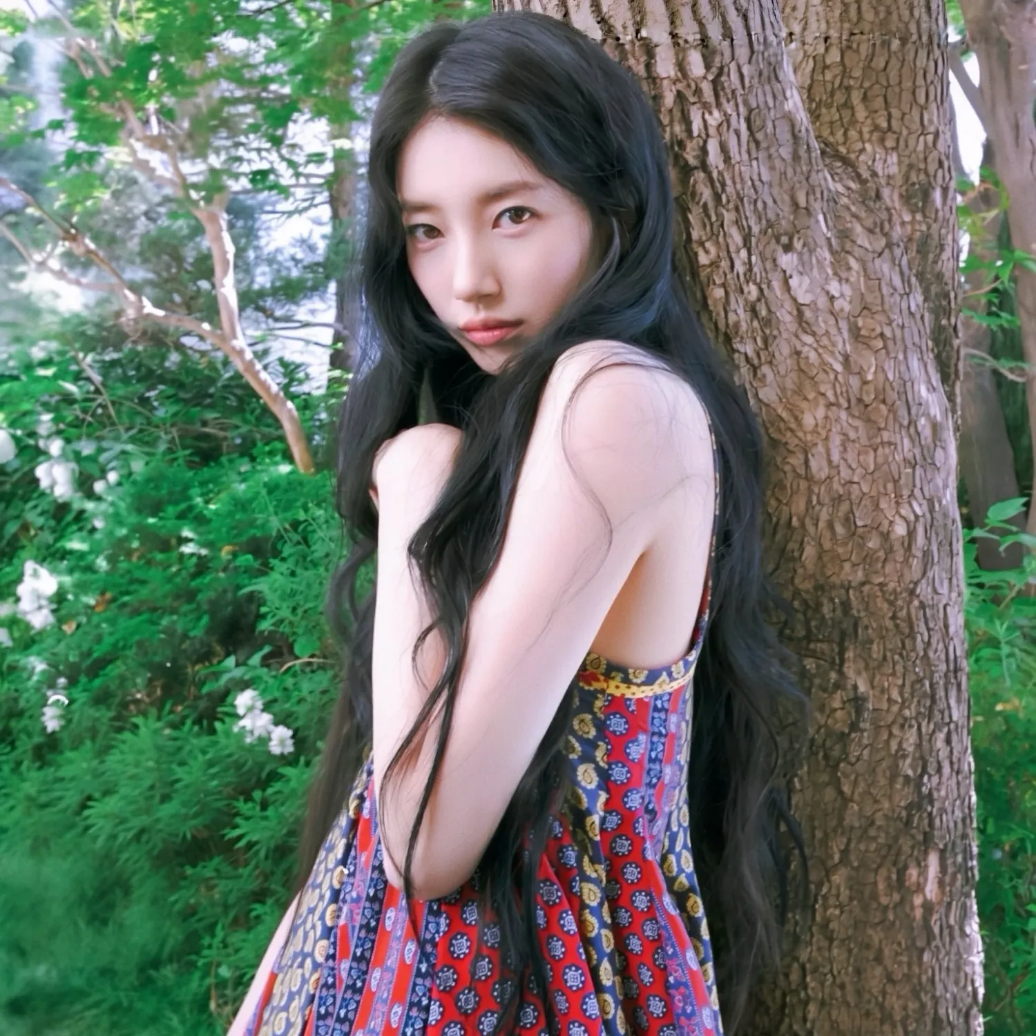 Behind-the-scenes cut of Bae Suzy