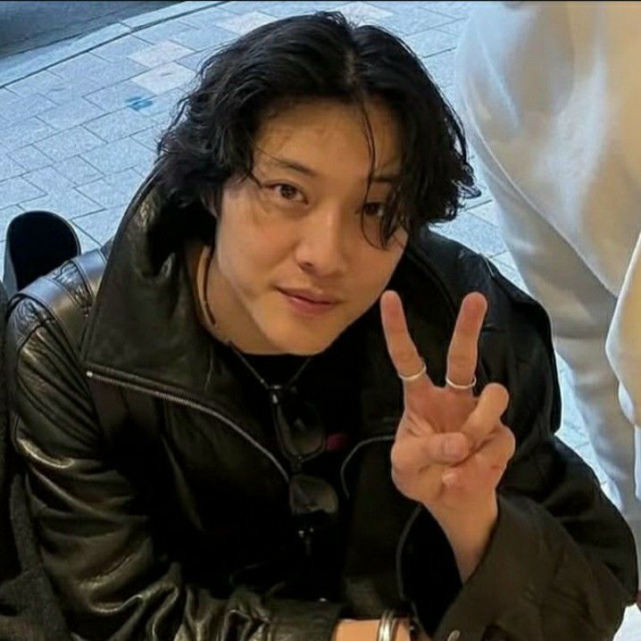 Recent activity shot of Lee Jongwon