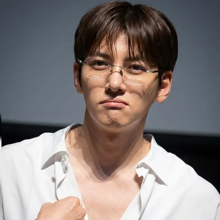 Behind-the-scenes cut of Ji Changwook
