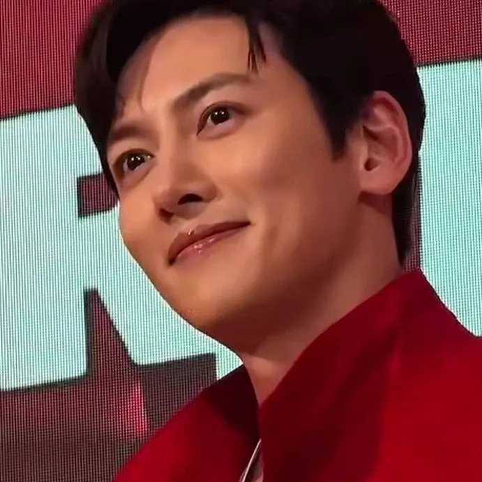 Behind-the-scenes cut of Ji Changwook