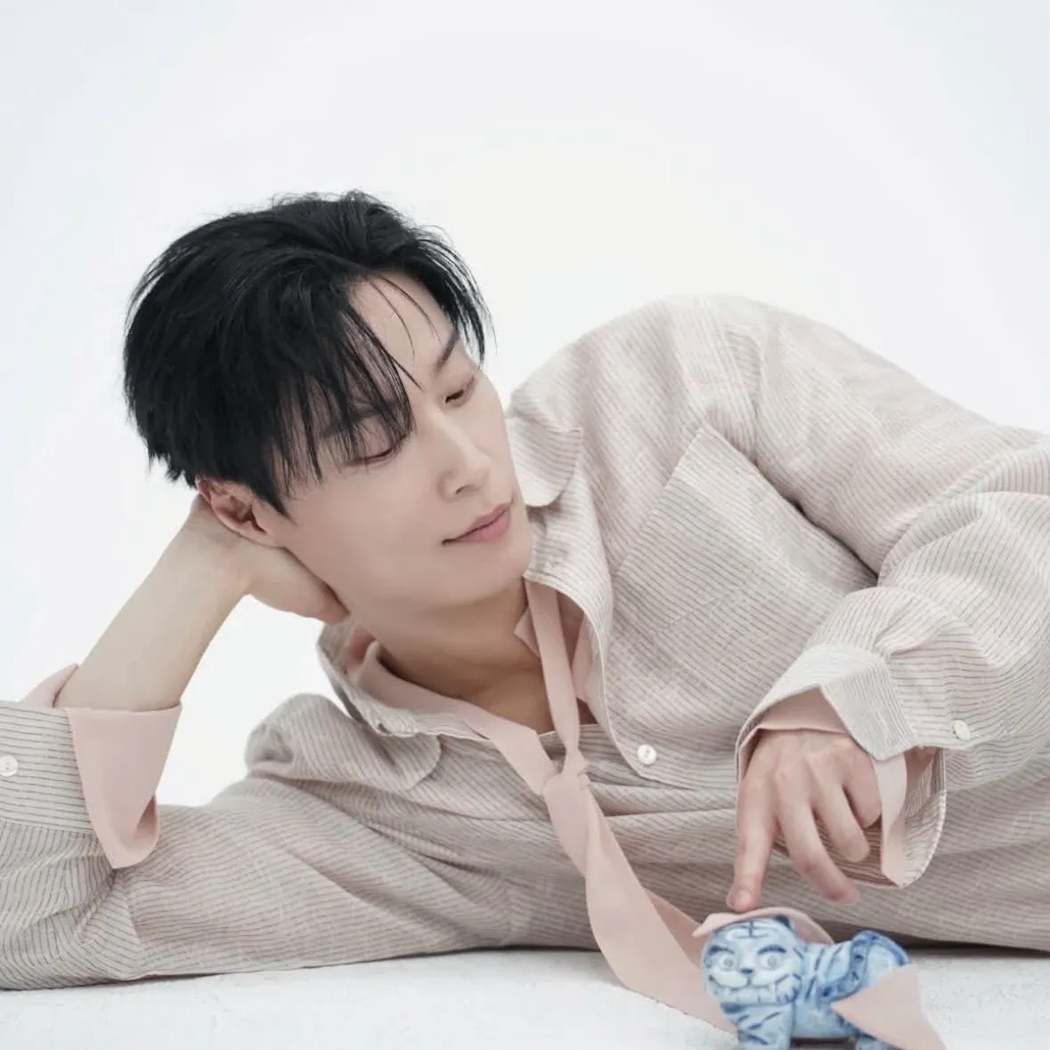 Behind-the-scenes cut of Heo Namjun