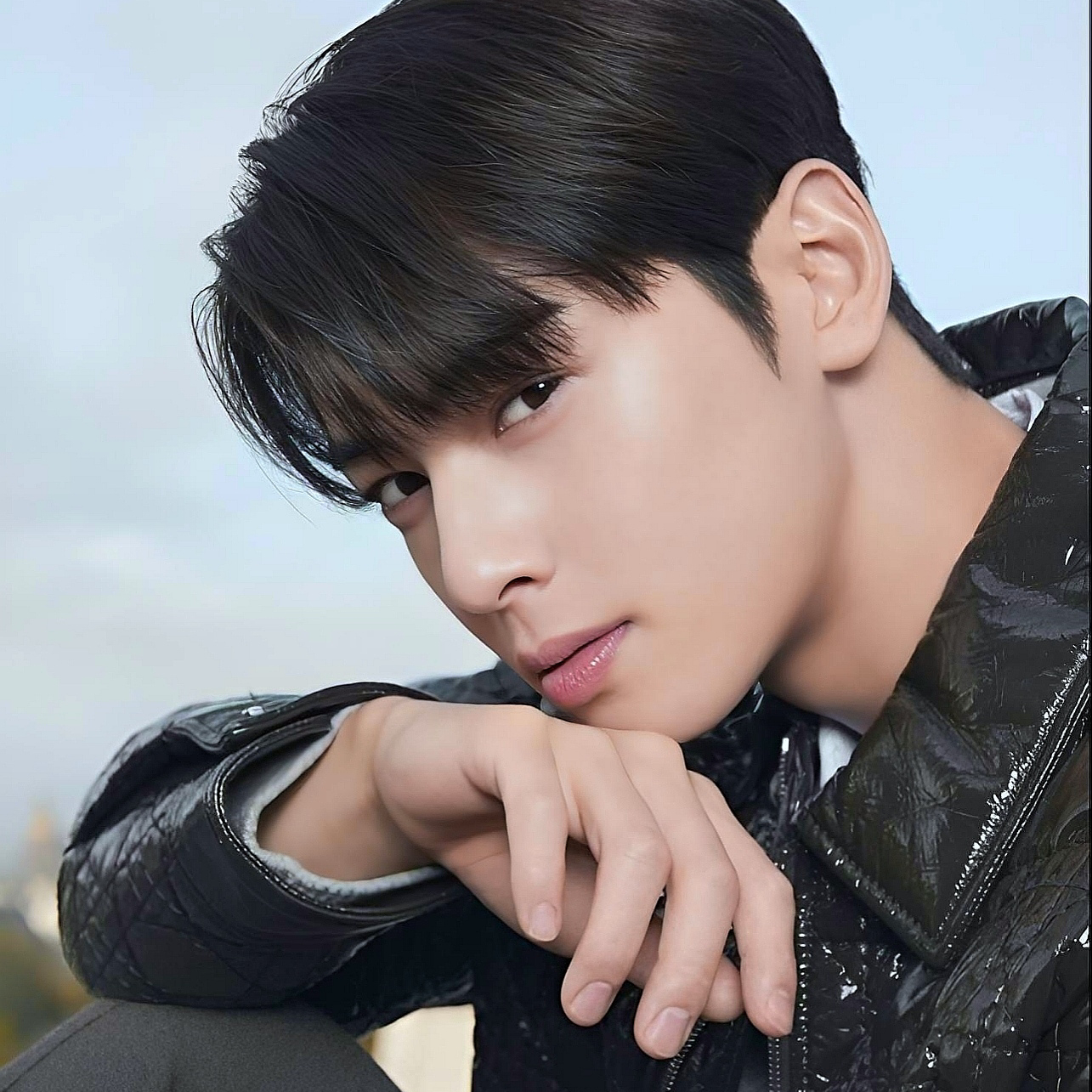 Behind-the-scenes cut of Cha Eunwoo