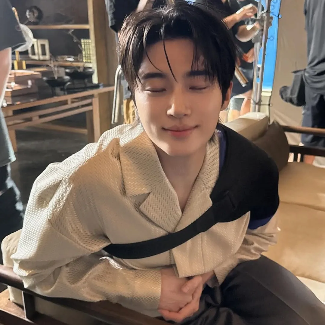 Behind-the-scenes cut of Byeon Wooseok