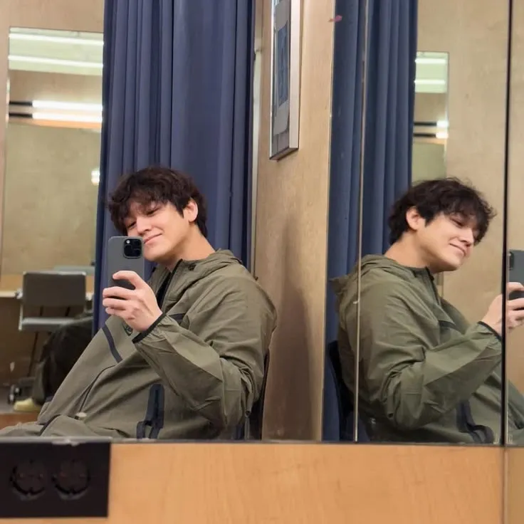 A moment captured by a fan of Kim Bum