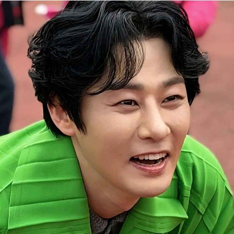 Behind-the-scenes cut of Kang Moonkyung