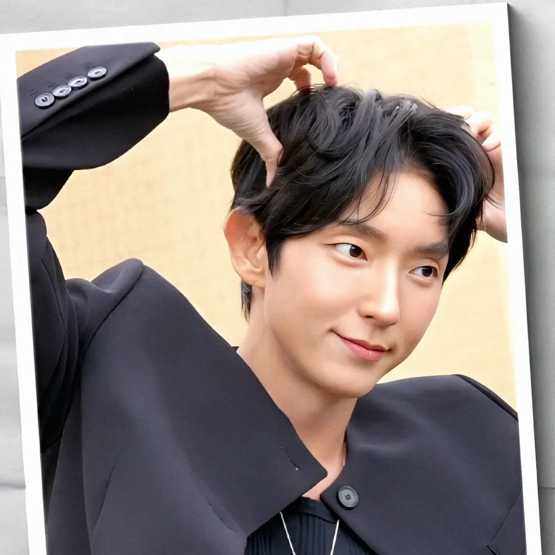 Recent activity shot of Lee Joongi