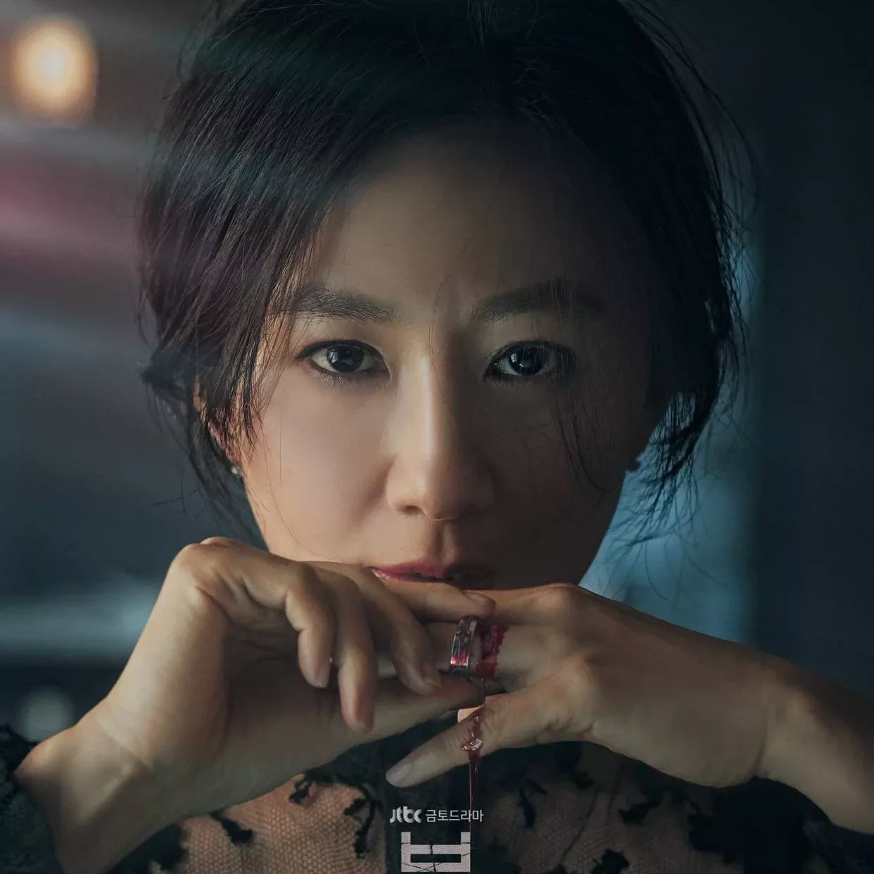 Behind-the-scenes cut of Kim Heeae