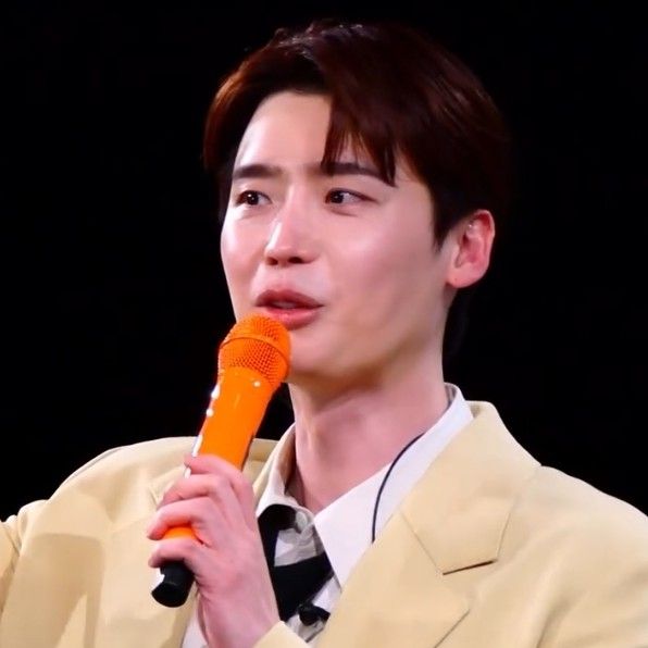 李鍾碩的最新照片