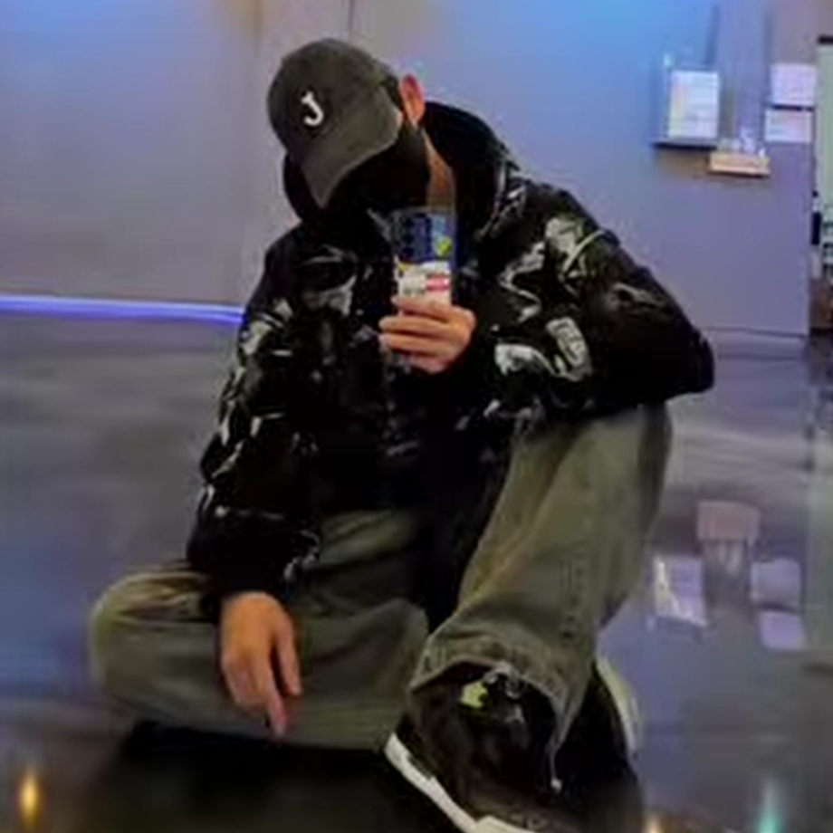 Cuplikan di balik layar dari Lee Joongi