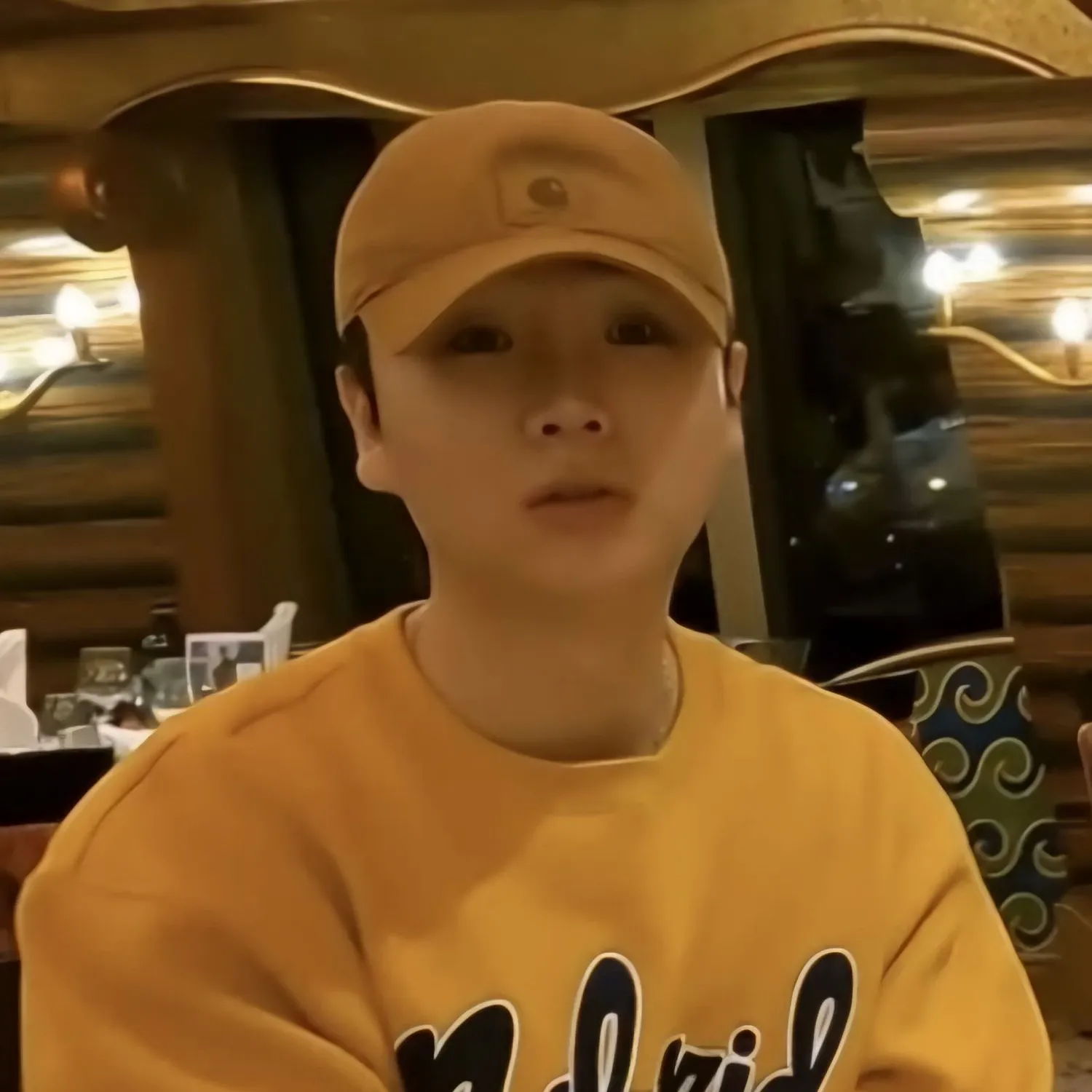 Behind-the-scenes cut of Song Minjun