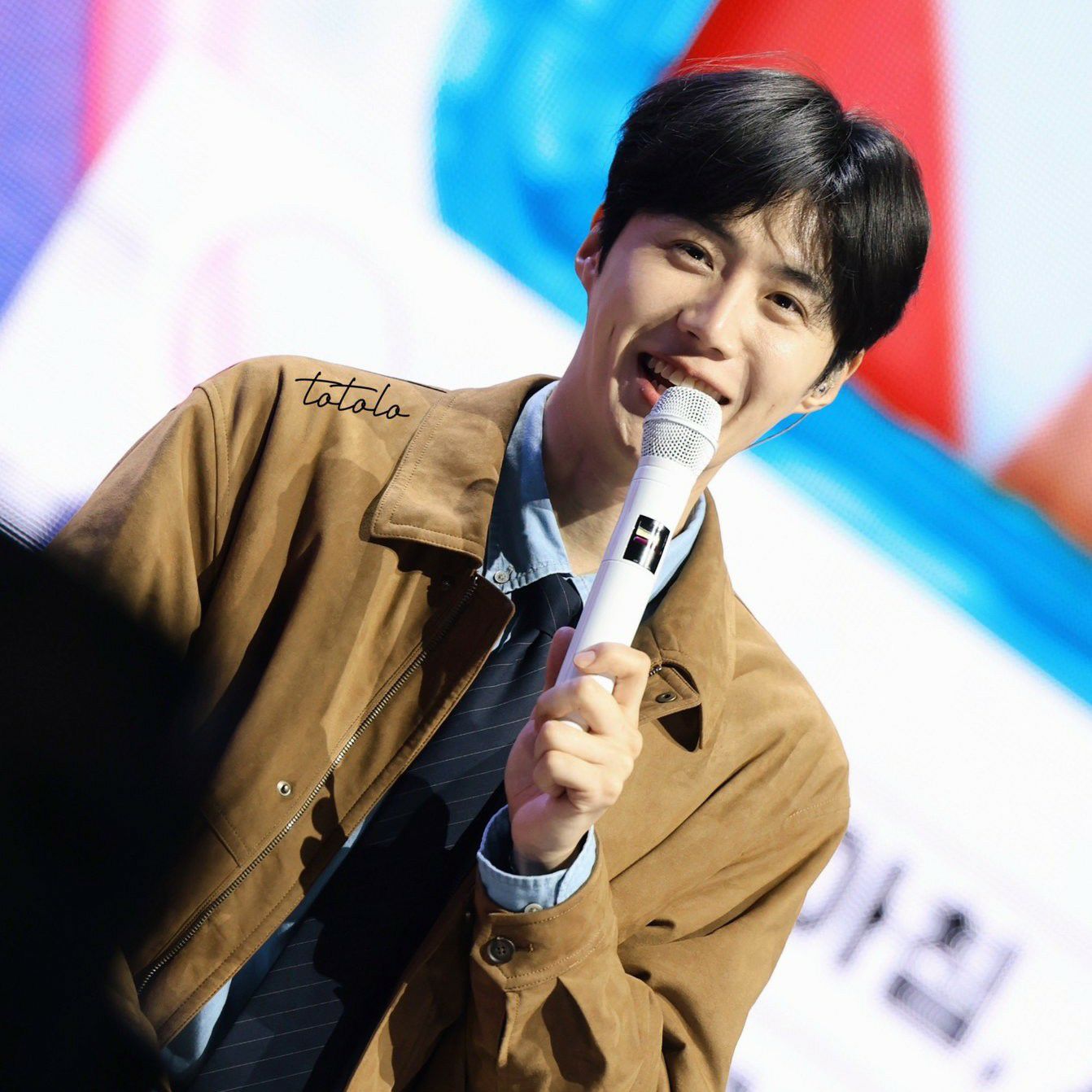 A moment captured by a fan of Kim Seonho