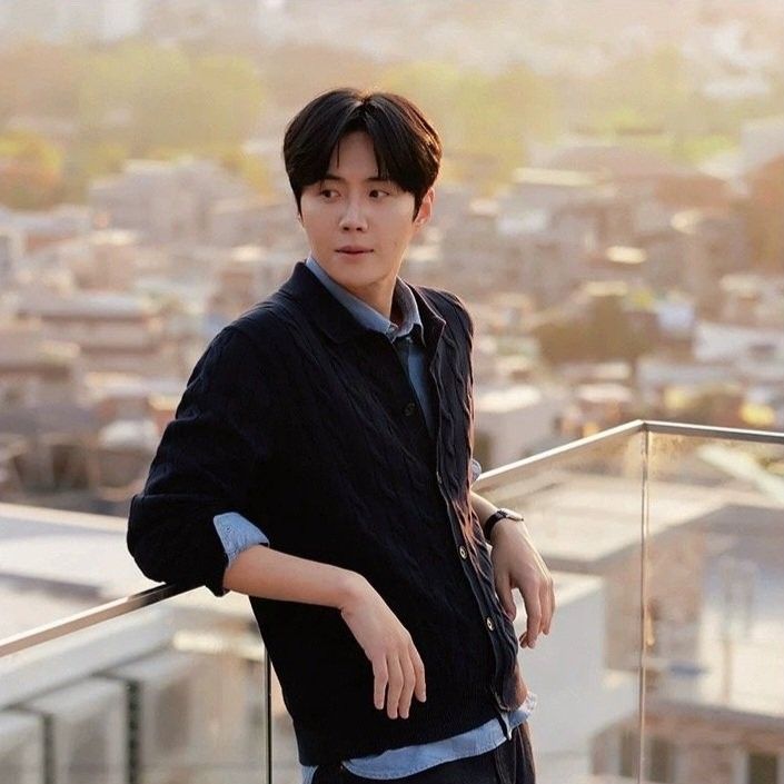 粉絲拍下的金宣虎瞬間