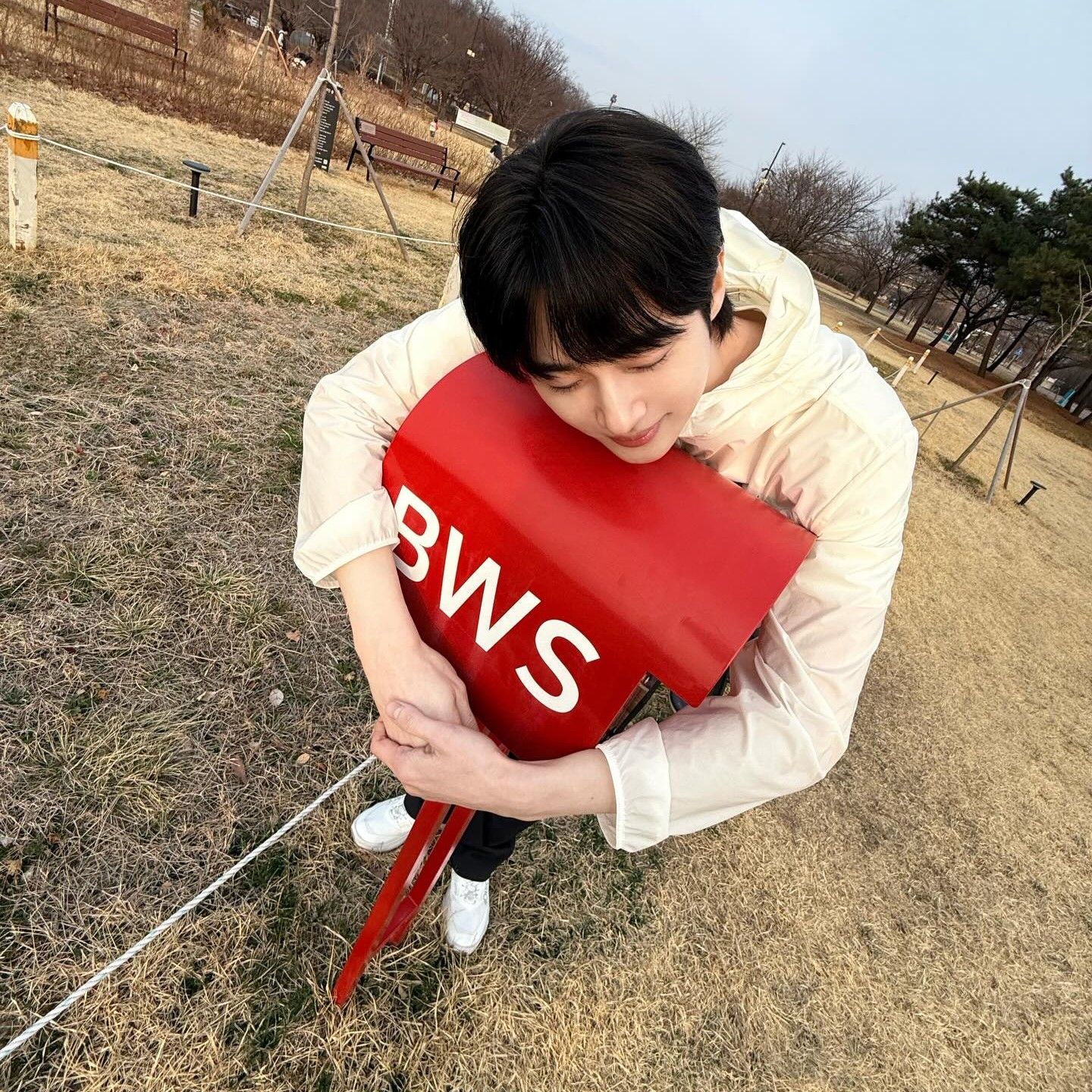 Behind-the-scenes cut of Byeon Wooseok