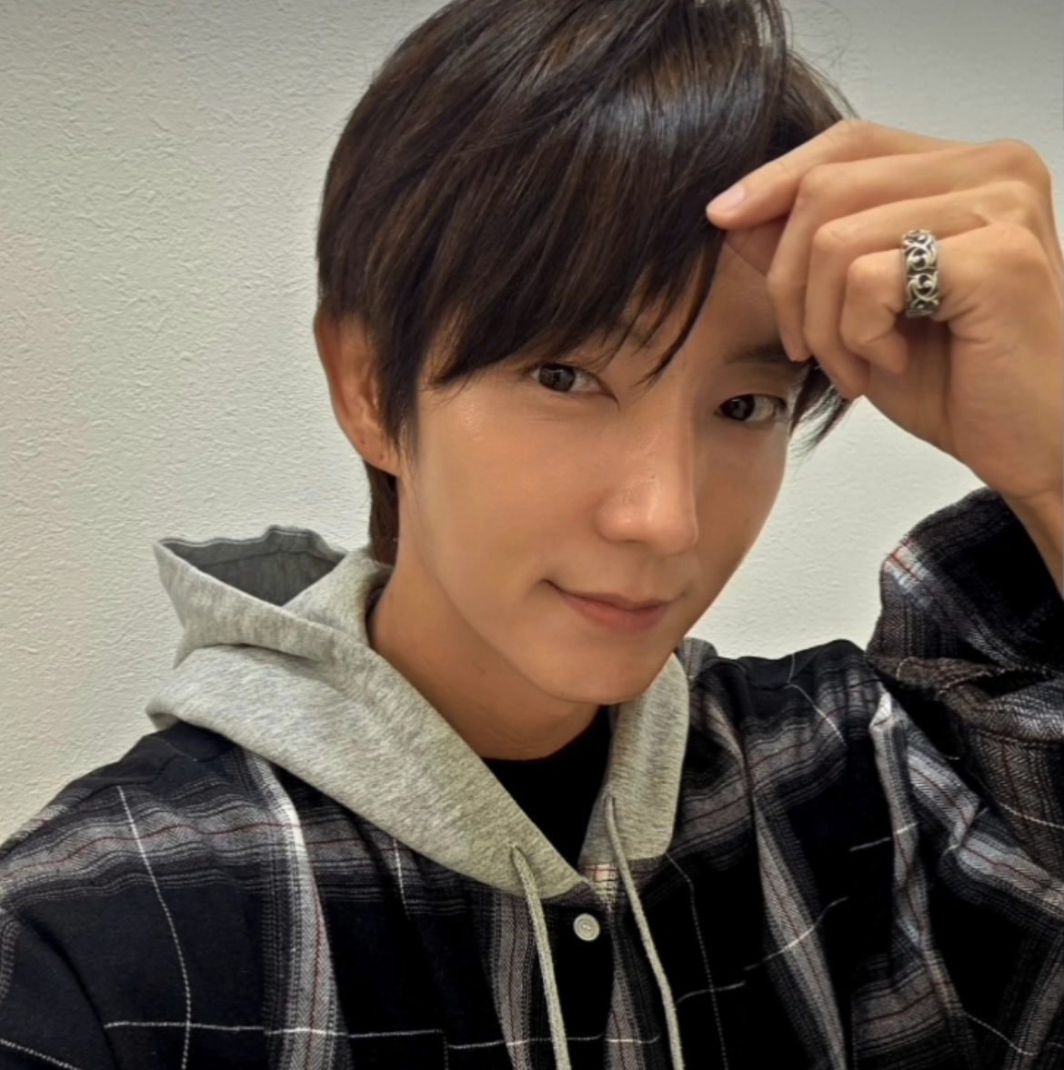 Behind-the-scenes cut of Lee Joongi