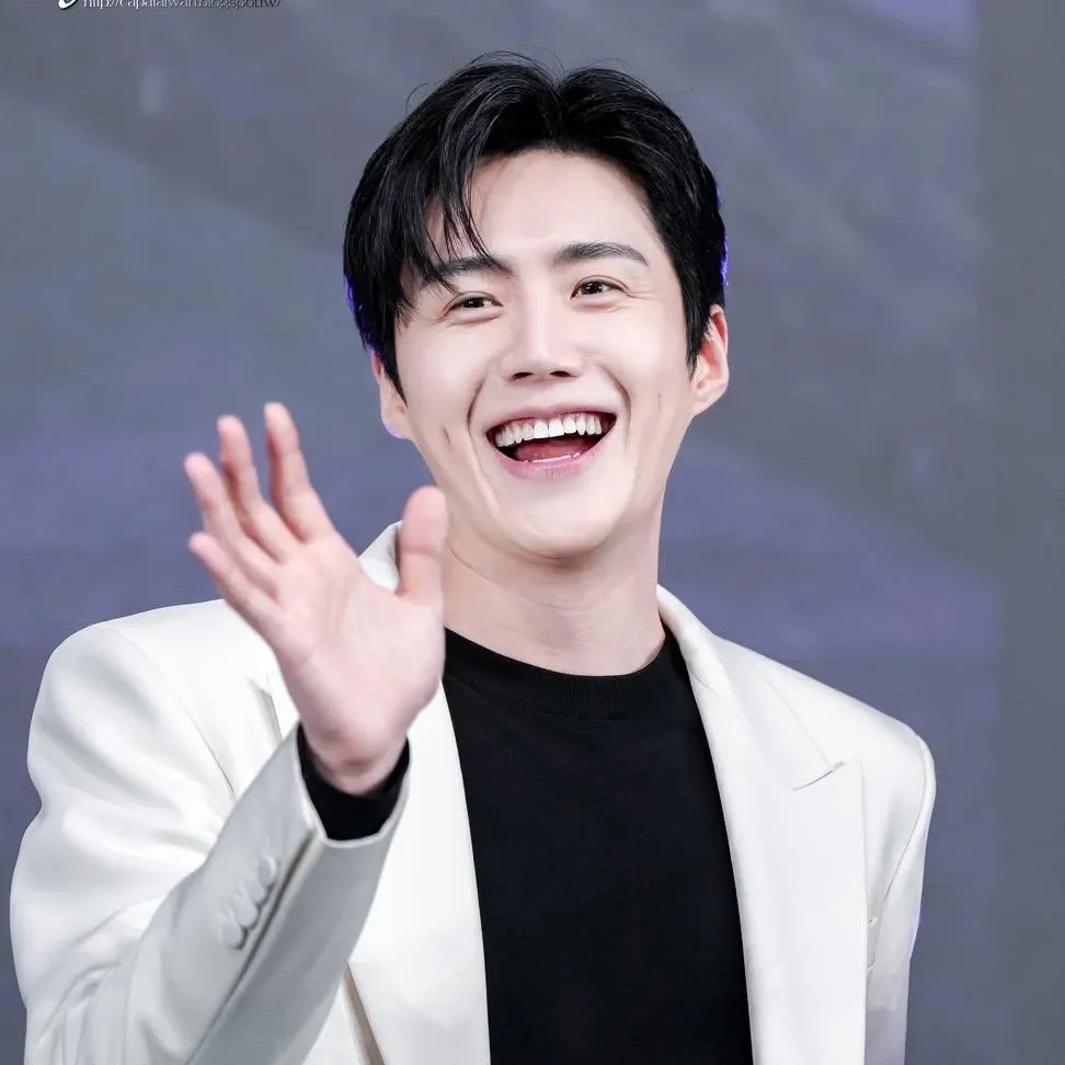 김선호 최근 활동샷