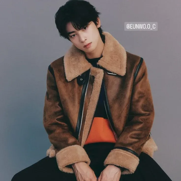 Recent activity shot of Cha Eunwoo