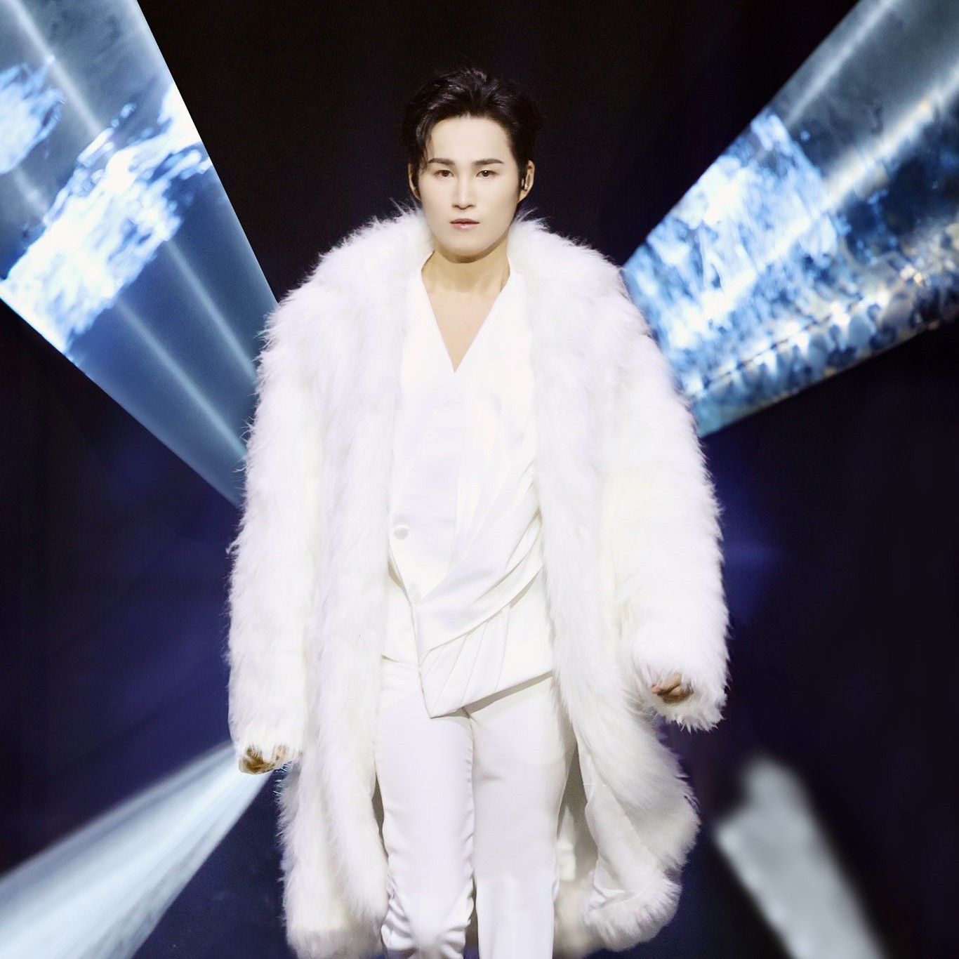 粉絲拍下的金熙栽瞬間