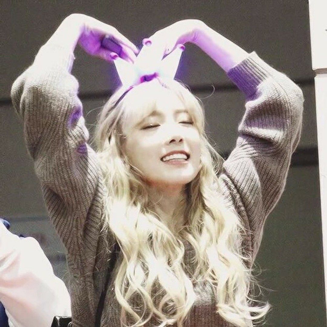 Momen yang diabadikan oleh penggemar Yuri