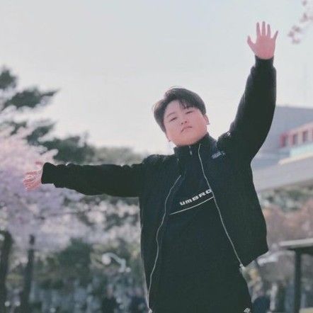 A moment captured by a fan of Park Sungon