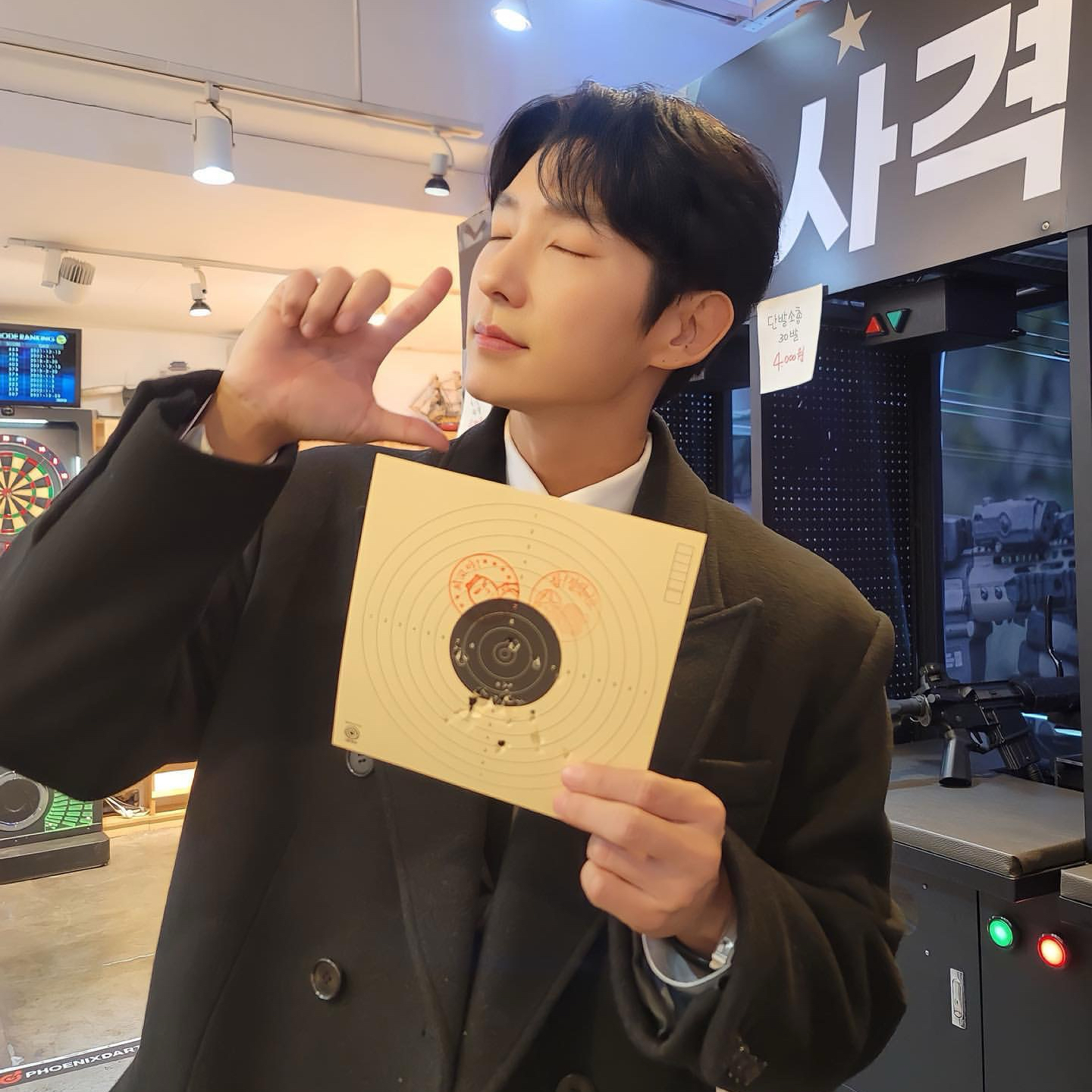 A moment captured by a fan of Lee Joongi