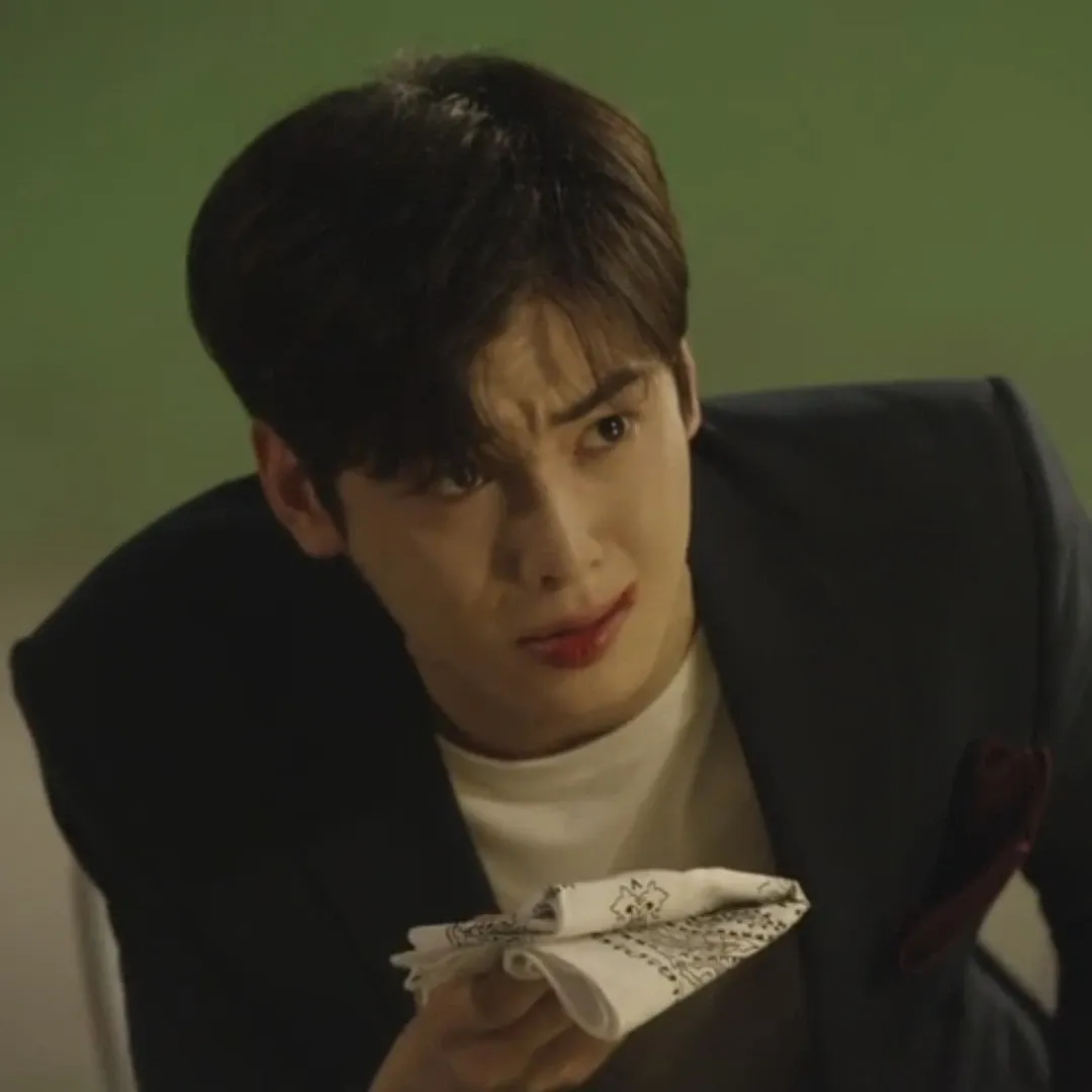 Recent activity shot of Cha Eunwoo