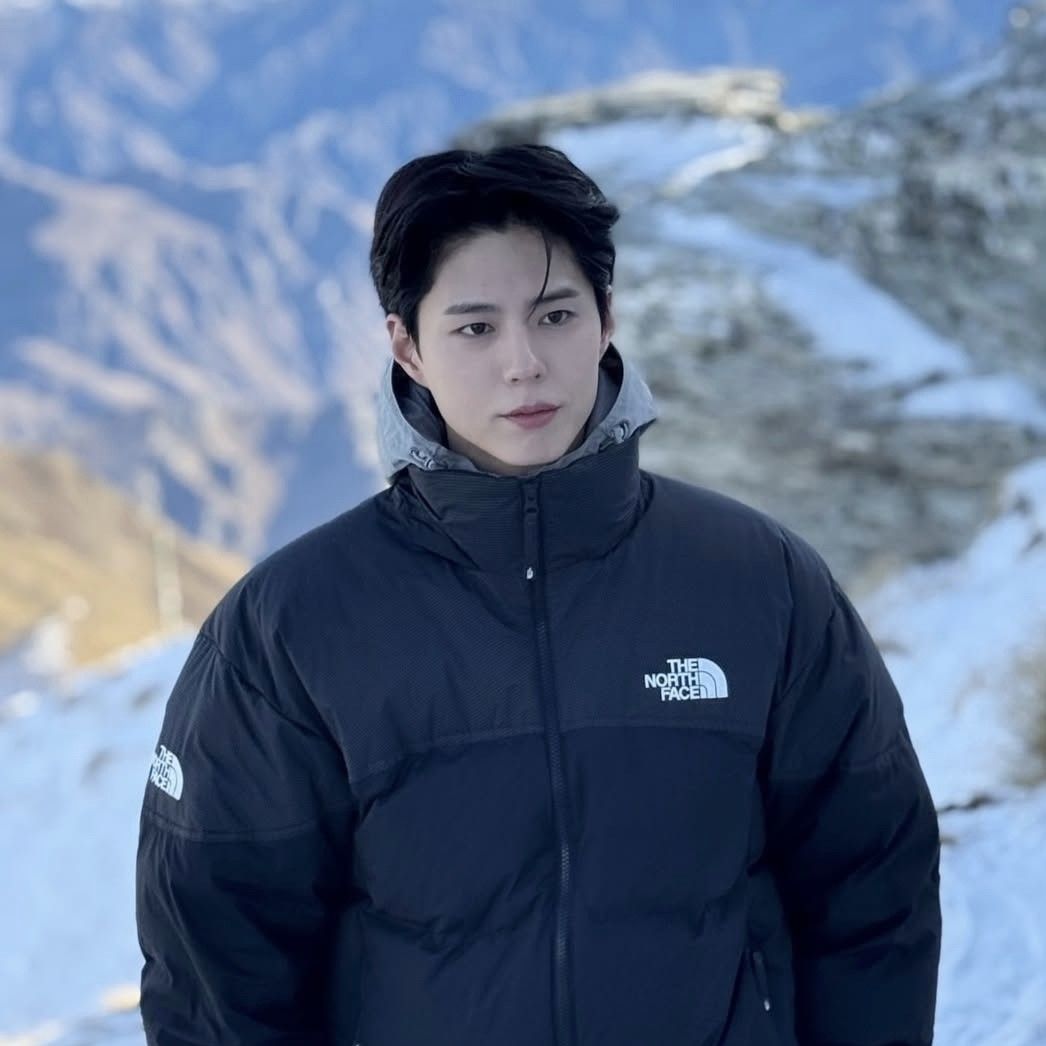 Recent activity shot of Park Bogum