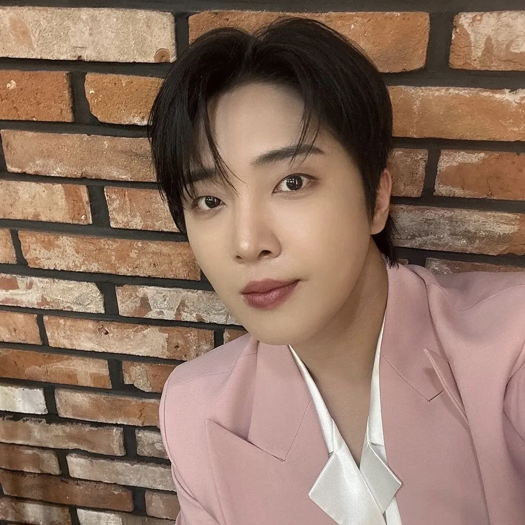 Behind-the-scenes cut of Hwang Yunsung