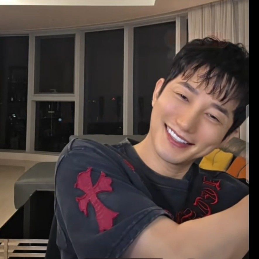 Recent activity shot of Park Sihoo