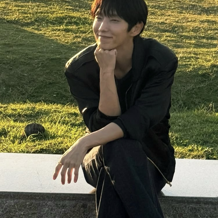 Latest photo of Lee Joongi