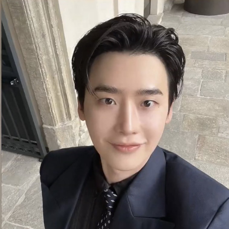 粉絲拍下的李鍾碩瞬間