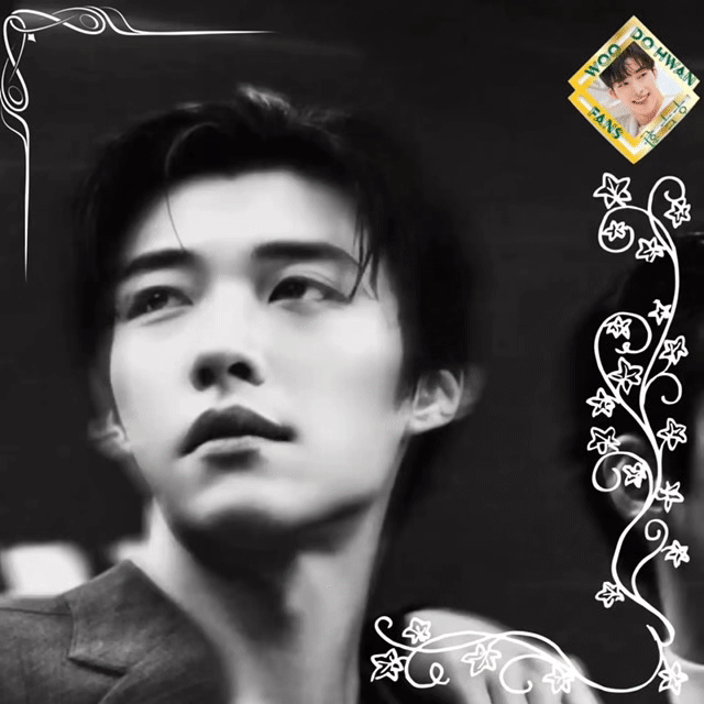 A moment captured by a fan of Woo Dohwan