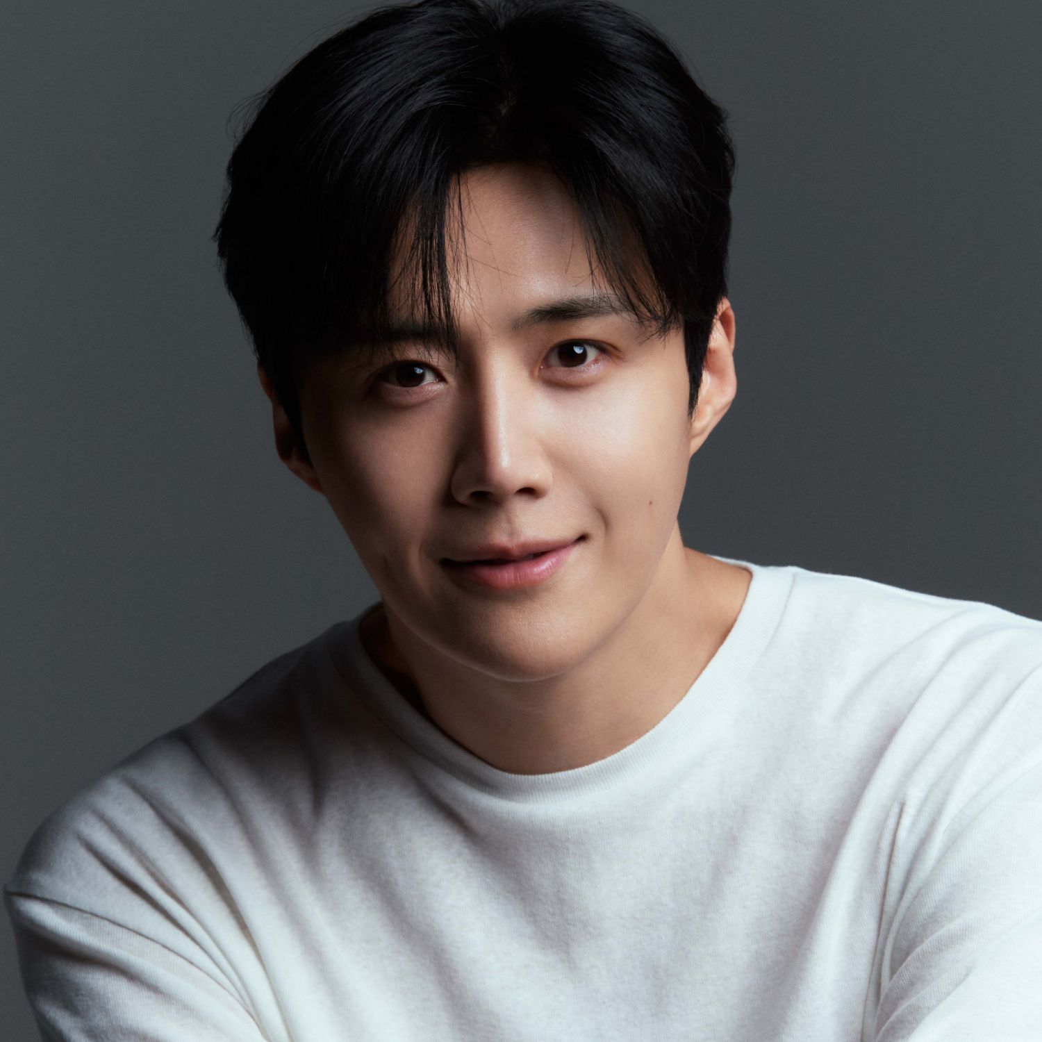 金宣虎的最新照片