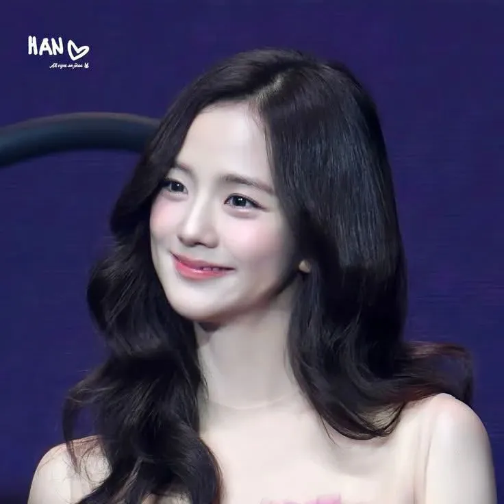 Behind-the-scenes cut of Jisoo (1995)