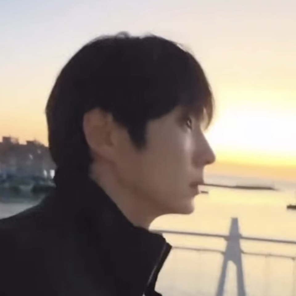 A moment captured by a fan of Lee Joongi