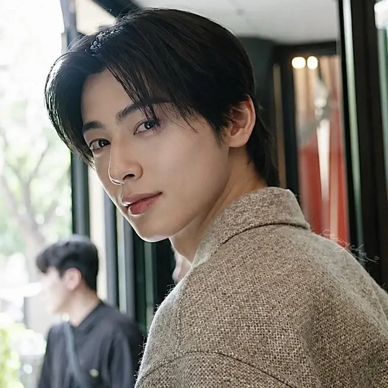 Recent activity shot of Cha Eunwoo